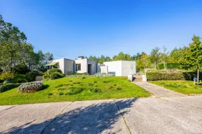 Sunny holiday home with large garden 2 km from the sea - Image 2