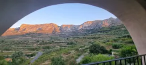 House with spectacular view - Image 2