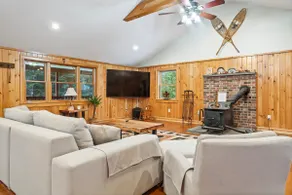 White Mountaingetaway w/Hot tub|Play area|Fire Pit - Image 5