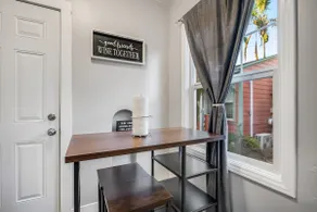 1920's Craftsman Cottage 1bd - Image 4