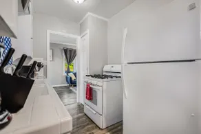 1920's Craftsman Cottage 1bd - Image 5