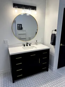 Modern Centrally Located Loft - Image 3