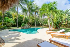 Chic Tropical Oasis Tikibar+Pool - Image 3
