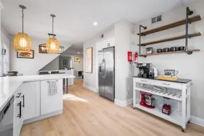 Just Renovated 3BR Steps to the Beach - Image 2