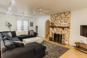Large home with heated pool and hot tub - Image 4