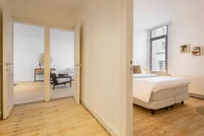 Spacious Deluxe Apartment in the Heart of Antwerp - Image 4