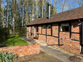 Cosy Rustic Cottage in Jacobean Farmhouse grounds - Image 3