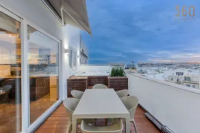 Beautiful 3BR Triplex penthouse with Hot-Tub by 360 Estates - Image 2