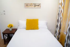 4-bed / 2-bath Modern Condo Minutes from Downtown - Image 3