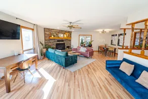 Vintage remodeled 2BR home close to beach & trails - Image 5