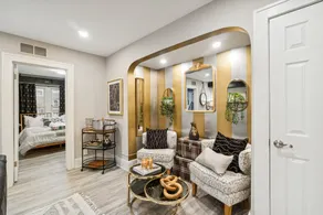 Downtown Ferndale -Fashionable Loft - Image 2