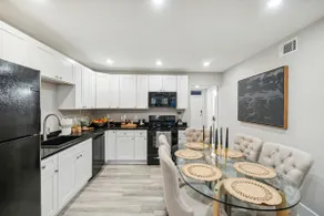 Downtown Ferndale -Fashionable Loft - Image 5
