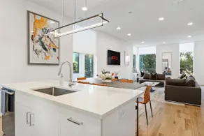 Rooftop Oasis with Skyline Views - Image 4