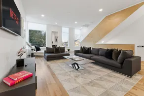 Rooftop Oasis with Skyline Views - Image 2