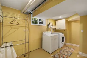 Large Guest Suite Close to UW & Children’s - Image 5