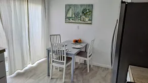 Cozy and inviting townhouse - Image 4