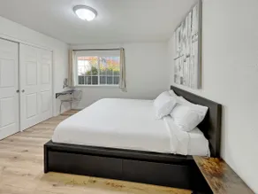 2K,4S,4SB_10beds_Sleep12_EzFwy_BBQ_AC_Kit - Image 2