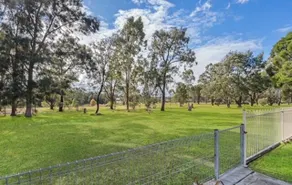 Cessnock views by the pool - Image 3