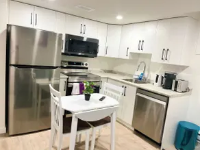 New cozy suite in Saskatoon - Image 3