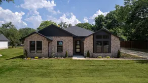 Experience Lake Texoma Spacious 4Bed Vacation Home - Image 2