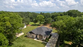 Experience Lake Texoma Spacious 4Bed Vacation Home - Image 5