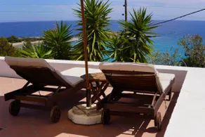 Beautiful cottage by the beach - Image 4