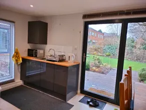 A Cosy Garden Room. - Image 5