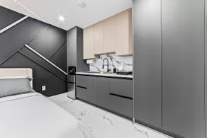 Cozy Luxury Room - Image 3