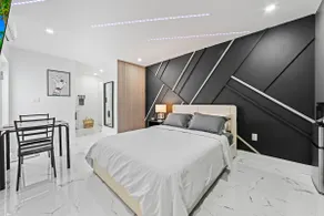 Cozy Luxury Room - Image 5