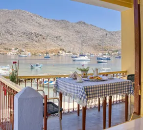 Waterfront House Pedi - Image 3