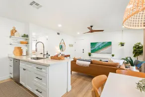 *NEW* Remodeled Tempe Pool View Condo Walk to Mill - Image 4