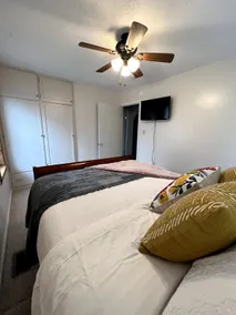 Charming 2 bedroom home; hot tub - Image 4