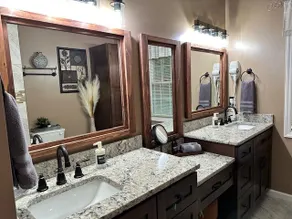Watauga Lake Views — Hilltop Townhouse, Jet Tub - Image 4