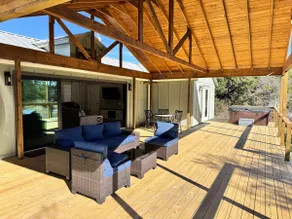 Private Lake house| Hot tub| Large deck|Large Yard - Image 5