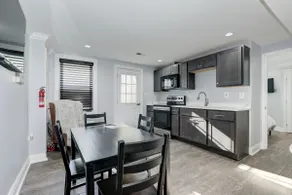Modern 5BR Retreat Near DC Metro & Parking - Image 4