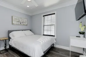 Modern 5BR Retreat Near DC Metro & Parking - Image 2