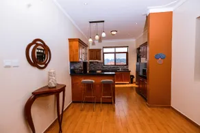 Serene oasis | stunning view | cosy & modern apt - Image 3