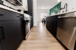 *Spacious w/ Style | Free Parking | 7 min Airport* - Image 5