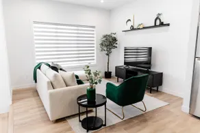 *Spacious w/ Style | Free Parking | 7 min Airport* - Image 2