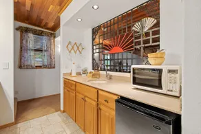 The Chow Chow Suite - Image 3