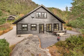 Spacious cabin – nature and tranquility all year round - Image 4