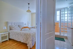 Cozy Paris, Versailles, Cozy, Easy - Image 2