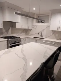 Home in Vancouver- Suite has private entrance - Image 3