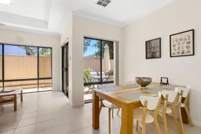 Beachside Gem in Doubleview, Free Wi-Fi, Parking - Image 4