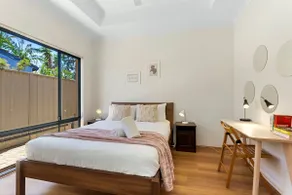 Beachside Gem in Doubleview, Free Wi-Fi, Parking - Image 2