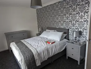 Lovely 2 Bedroom Terrace House - Image 2