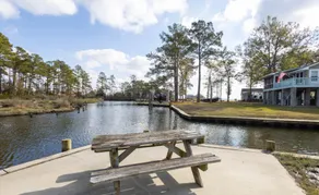Waterfront Anglers Hideaway - Image 4