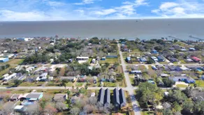Bay Breeze Bungalow - Game Room & Pet Friendly - Image 5