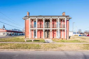 Lovely Historic Spot ~ Walk to the Square! - Image 4