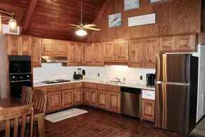 Charming 3 BR Lakeview Chalet - Image 4